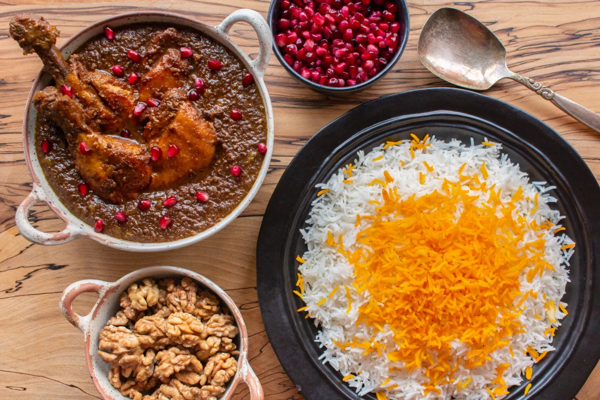 نگار احمدی